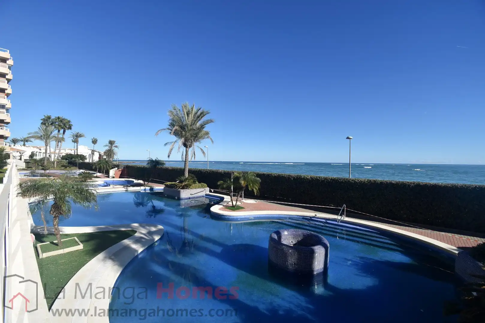 Flat with terrace for sale in Gran Vía de la Manga 17, imagen 2