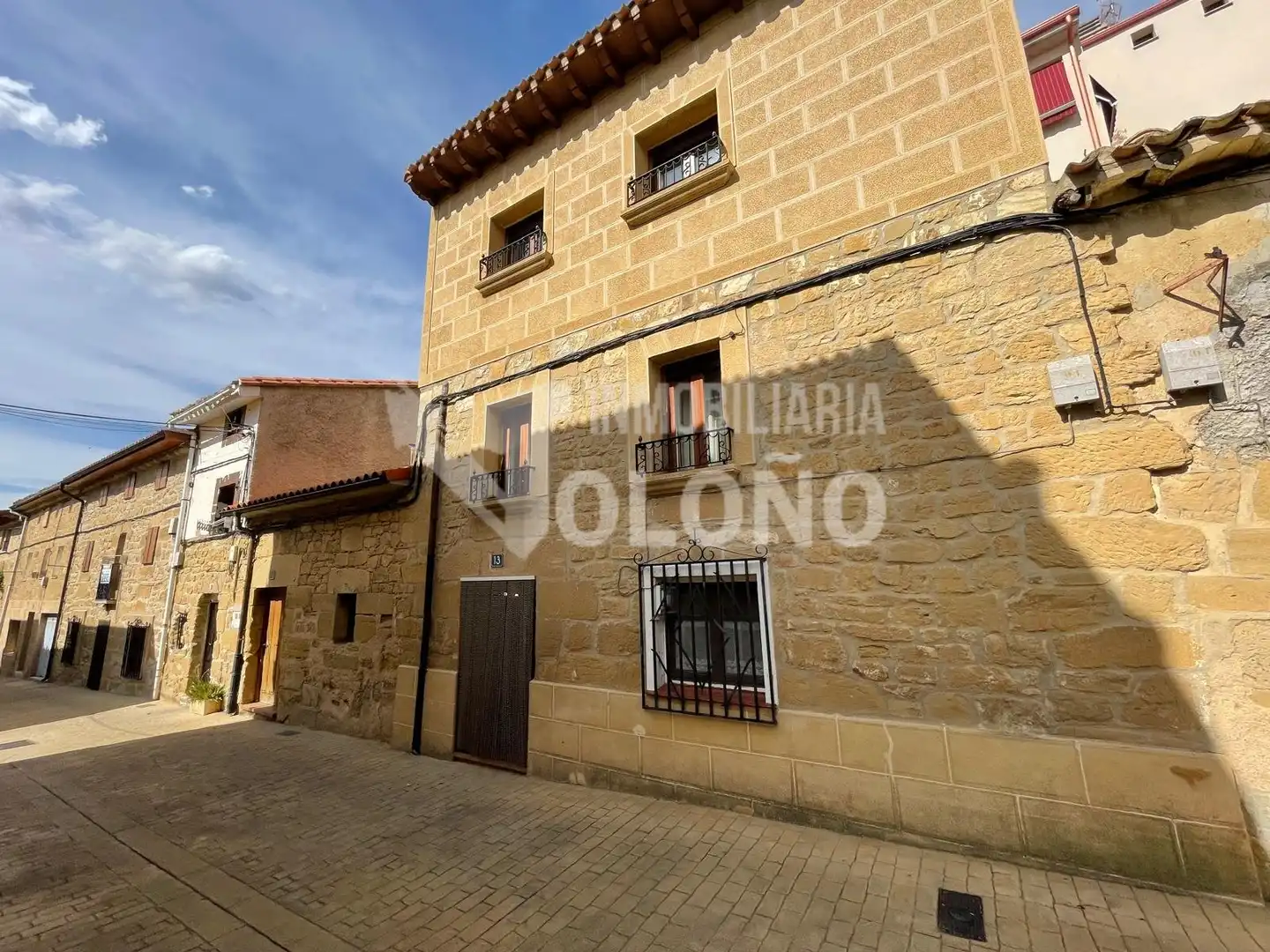 Vista exterior de Casa o chalet en venta en Cuzcurrita de Río Tirón con Calefacción, Terraza y Amueblado