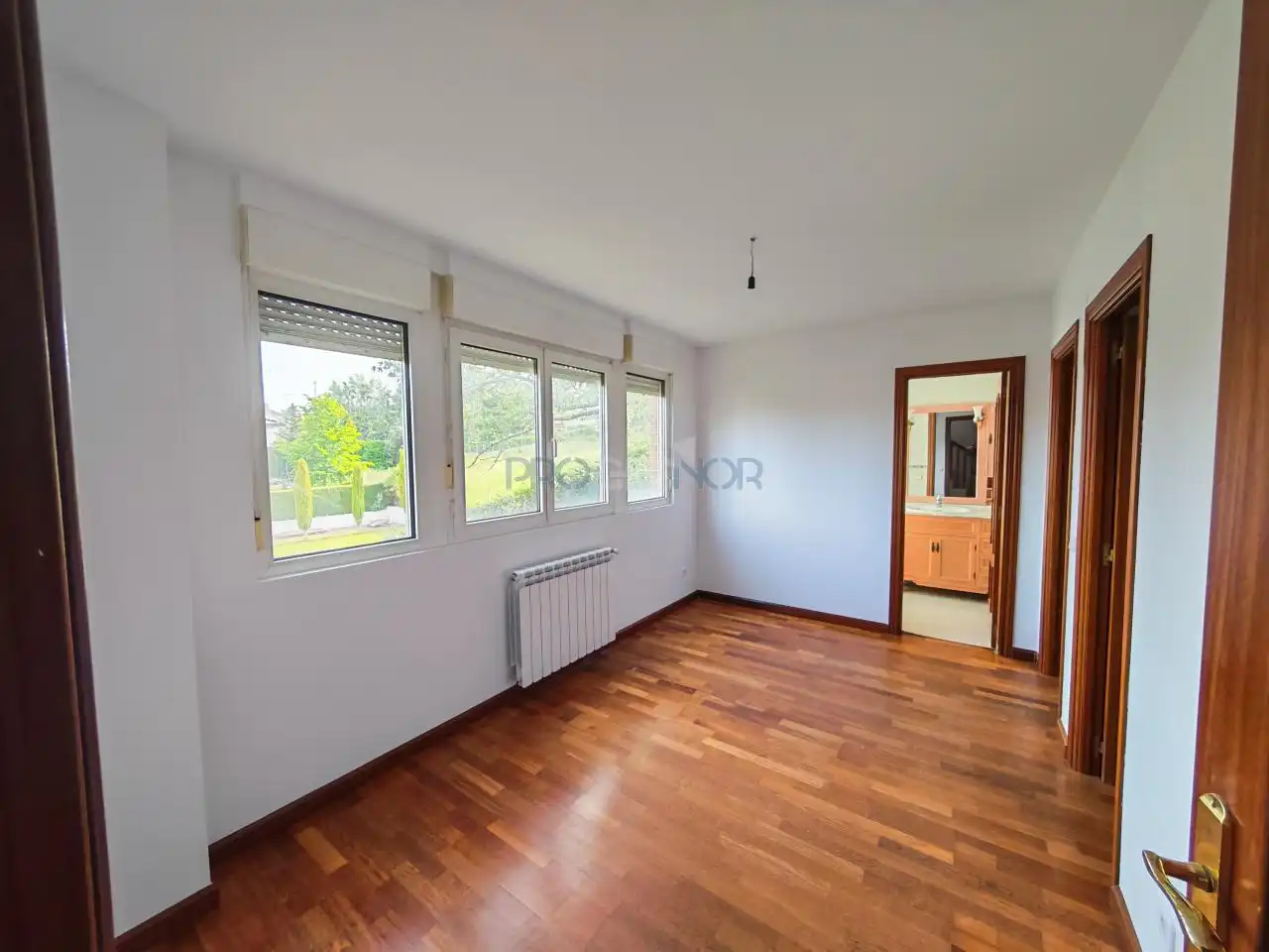 Sala de estar de Casa o chalet en venta en Sariegos con Calefacción, Jardín privado y Terraza