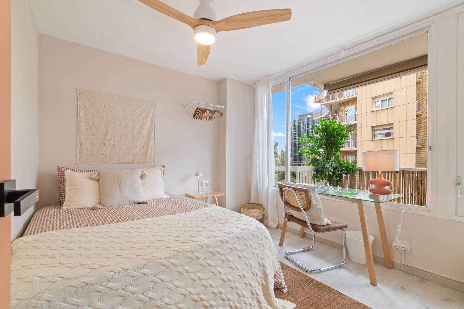 Bedroom of Flat for share in  Barcelona Capital  with Air Conditioner, Terrace and Furnished