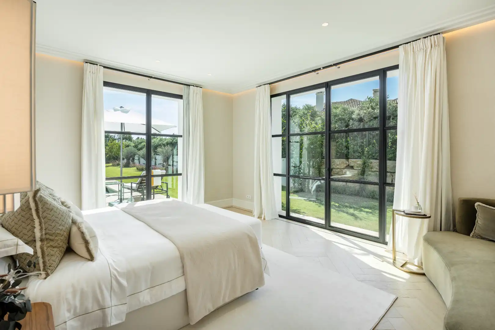 Chalet con piscina en venta en Milla de Oro, imagen 10