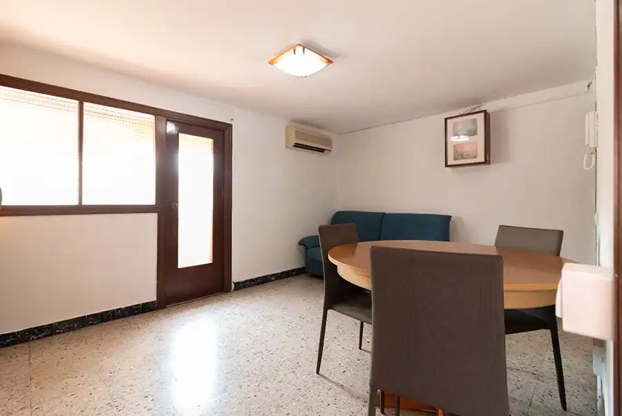 Piso en venta en L'Hospitalet de Llobregat con Aire acondicionado, Terraza y Balcón