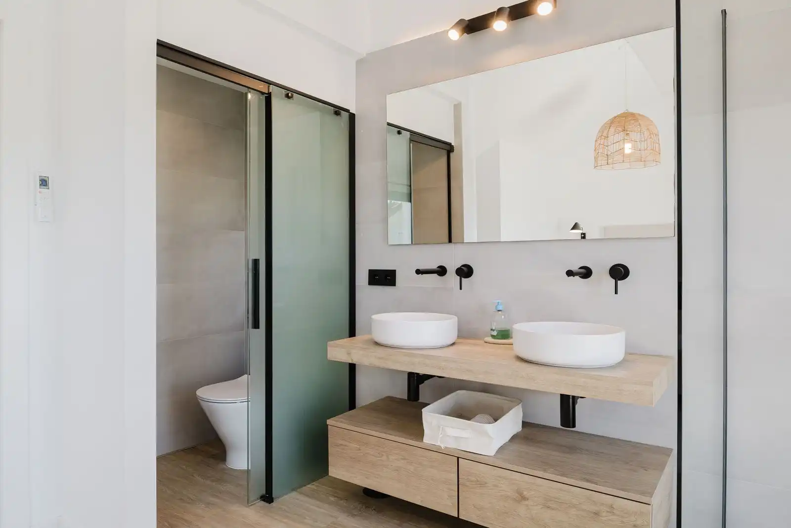 Bathroom of Houses for sale in Marbella  with Air Conditioner, Terrace and Community pool