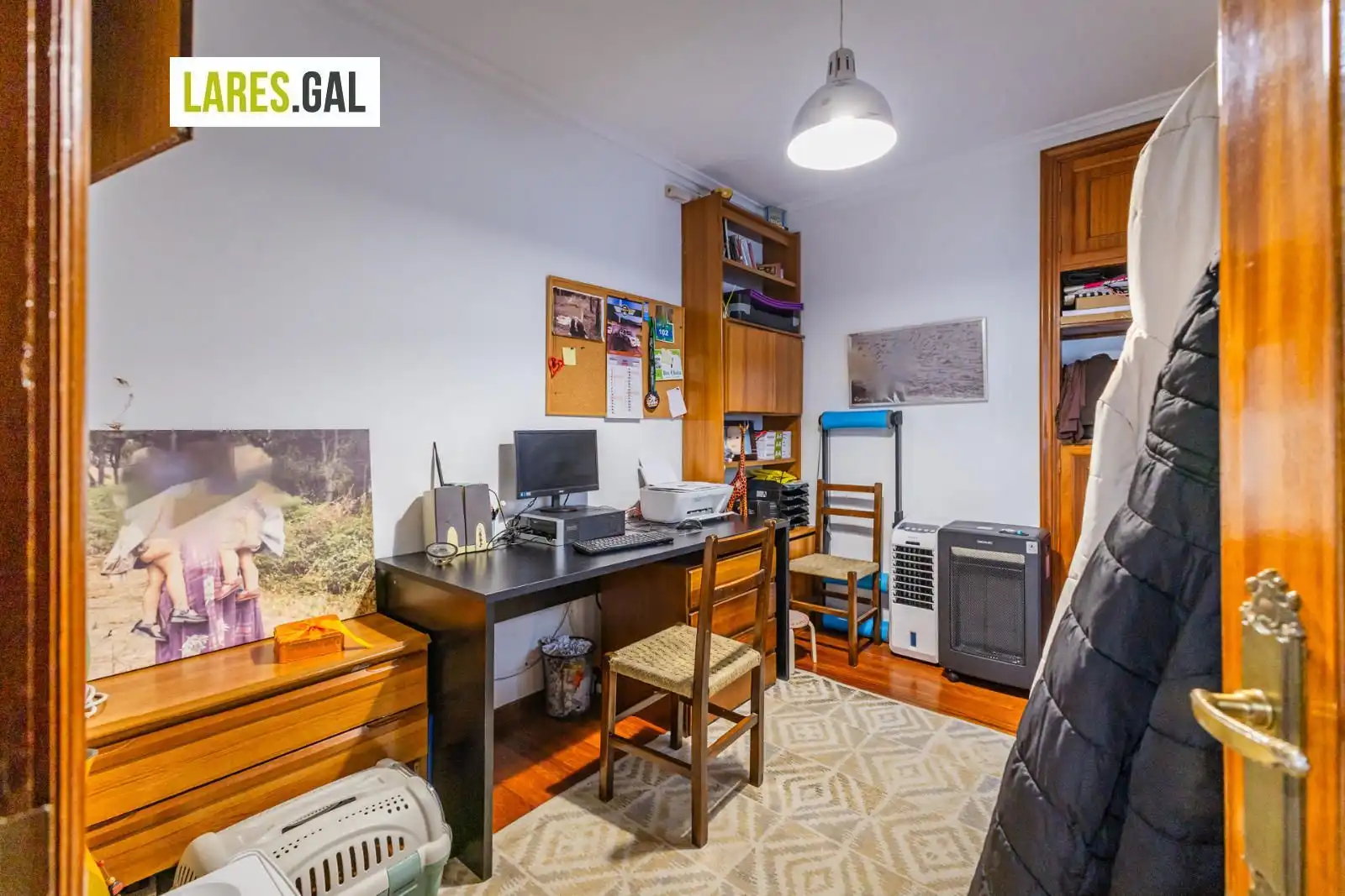 Habitación de Piso en venta en Cangas  con Calefacción, Parquet y Terraza