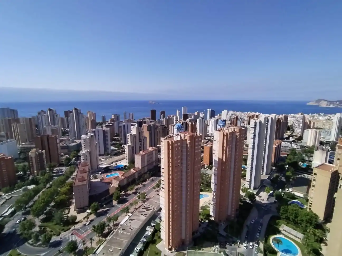 Vista exterior de Pis en venda en Benidorm amb Aire condicionat, Moblat i Piscina comunitària