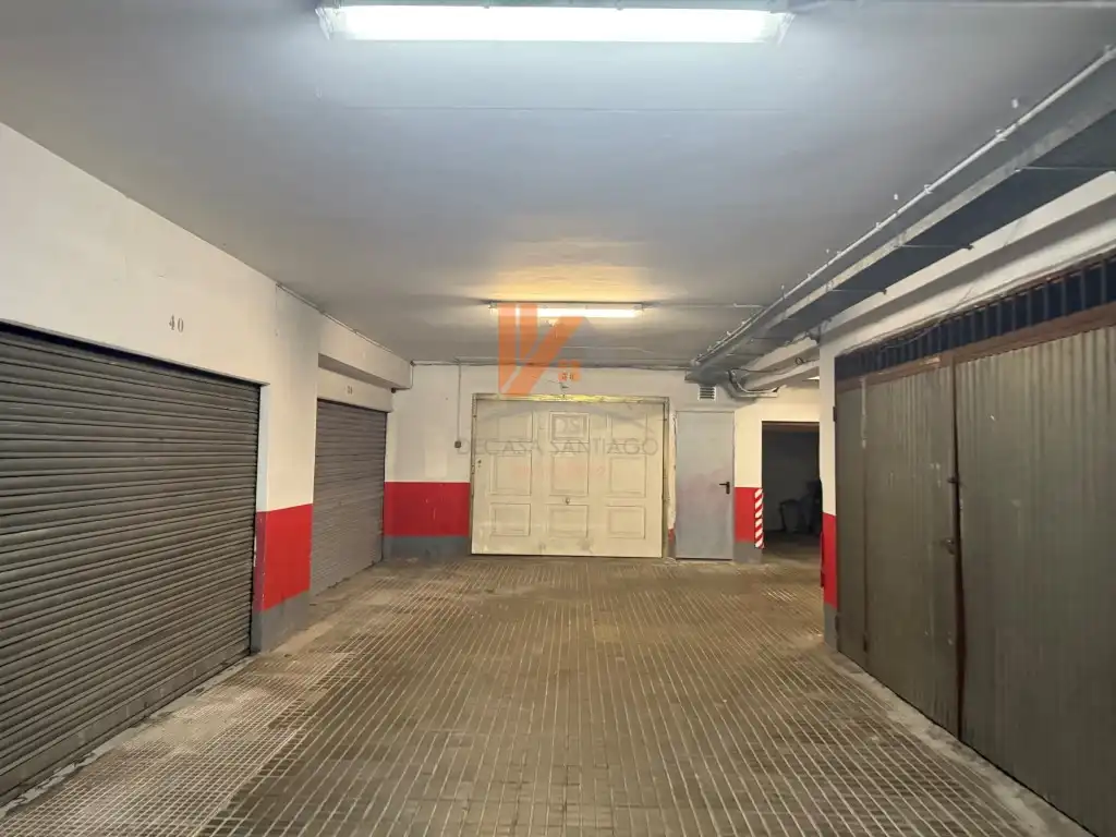 Parkplatz von Garage zum Verkauf in Santiago de Compostela 