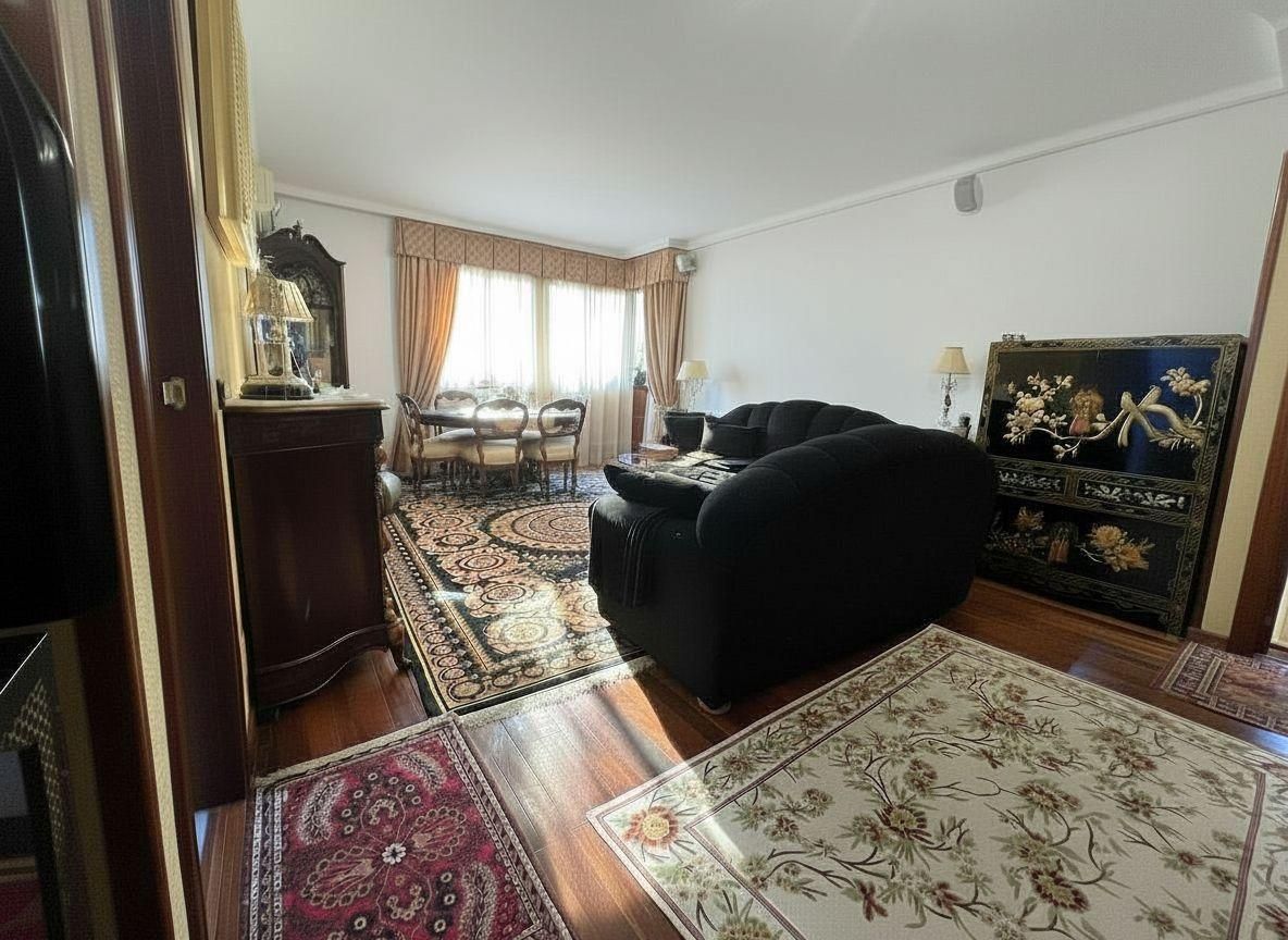 Sala d'estar de Pis en venda en  Madrid Capital amb Aire condicionat i Terrassa