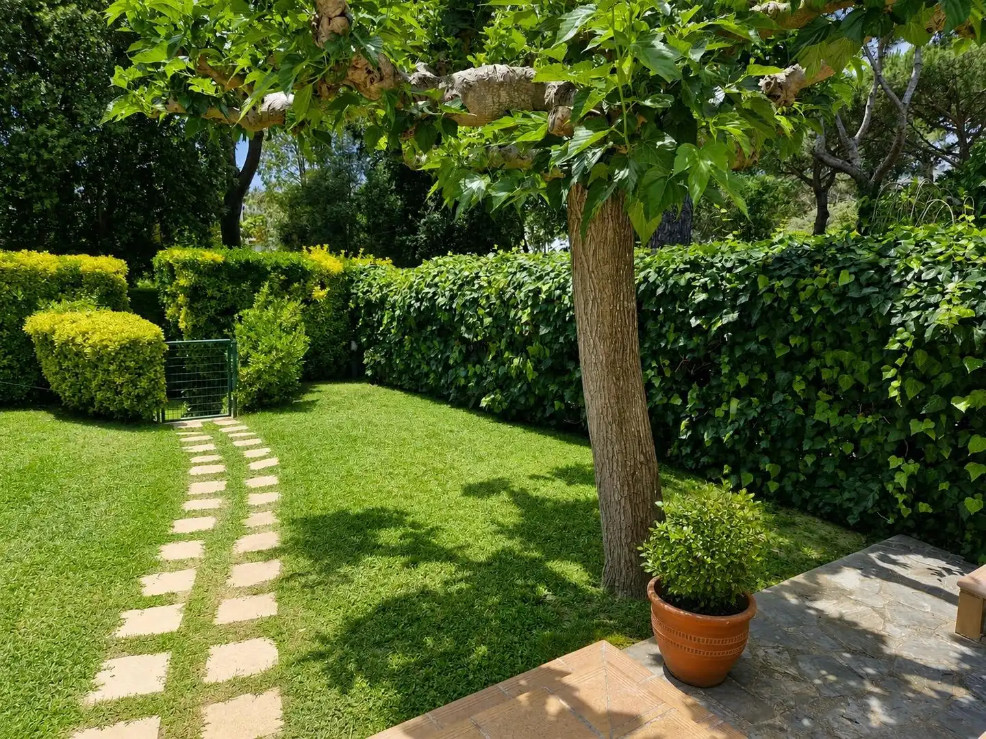 Jardí de Planta baixa en venda en Castell d'Aro, Platja d'Aro i s'Agaró amb Aire condicionat, Calefacció i Jardí privat