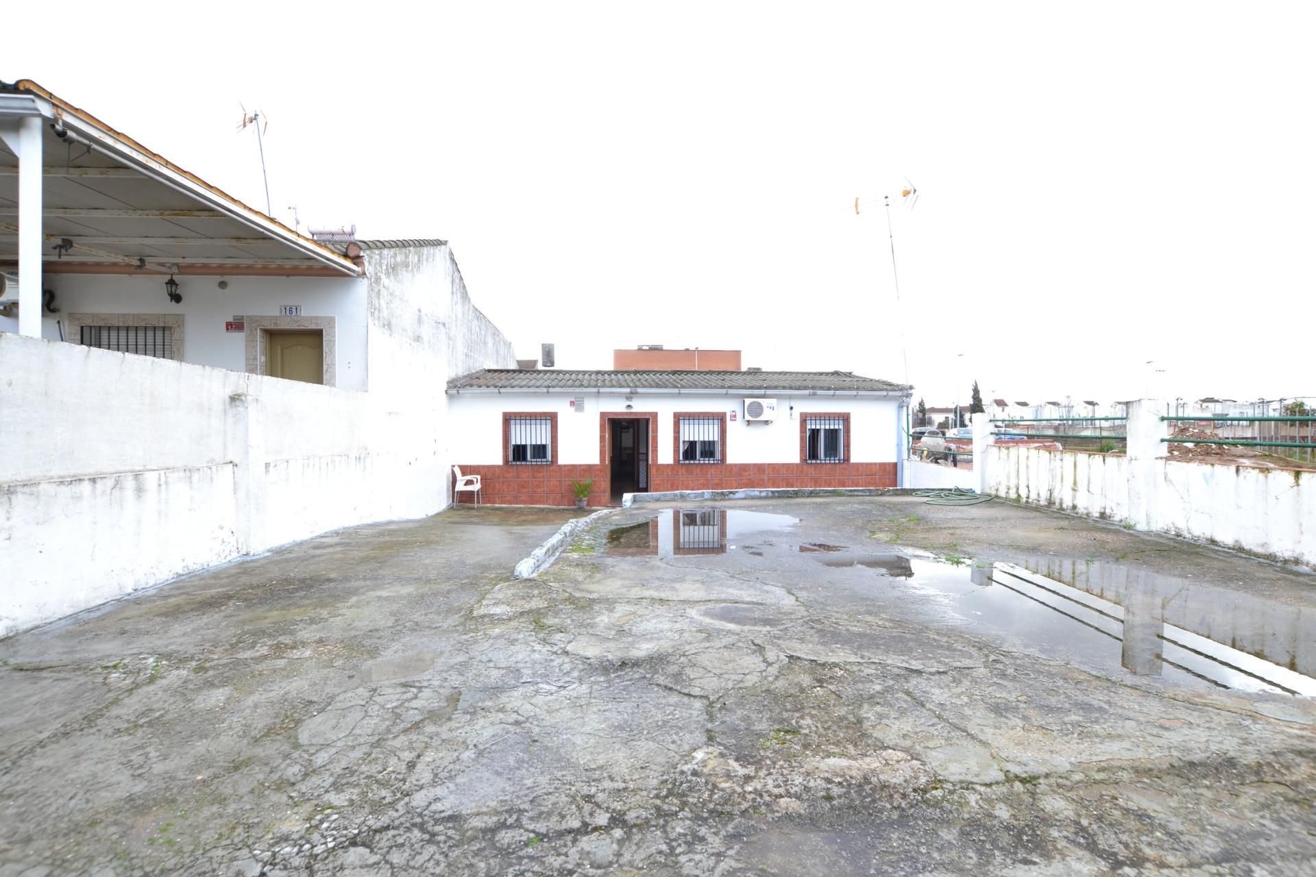 Exterior view of Single-family semi-detached for sale in  Córdoba Capital  with Air Conditioner