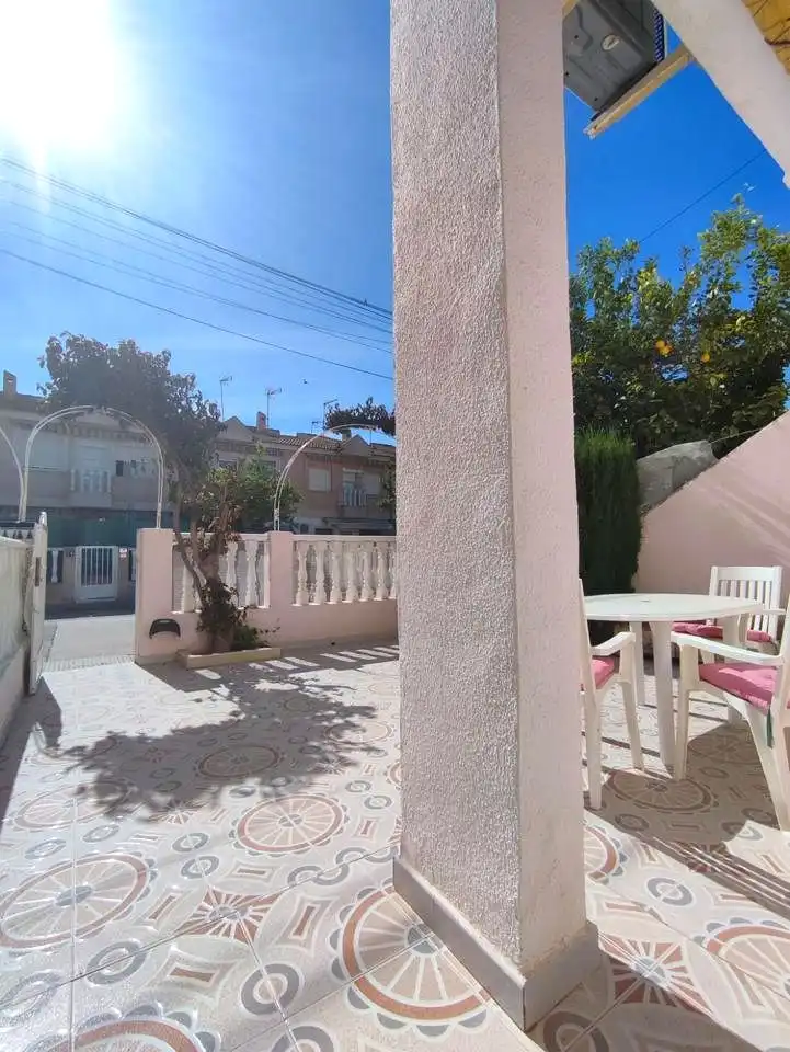 Jardí de Casa o xalet en venda en San Pedro del Pinatar amb Aire condicionat, Jardí privat i Terrassa