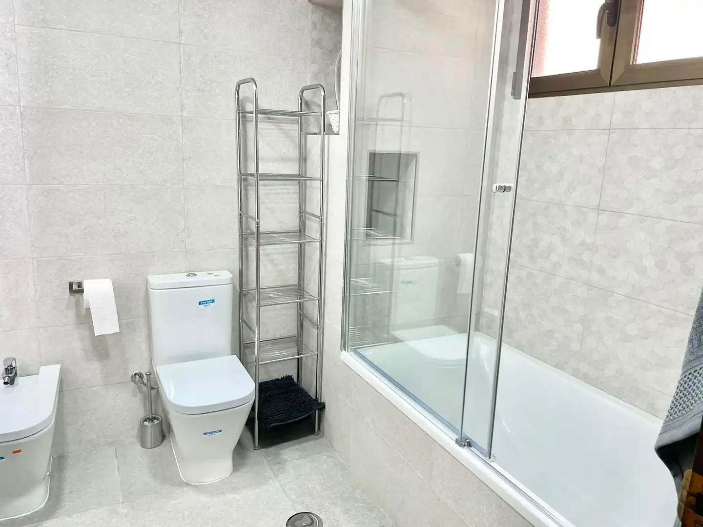 Bathroom of Apartments for rent in Cartagena  with Air Conditioner, Furnished and Washing machine