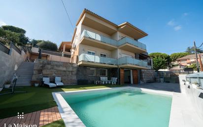 Piscina de Casa o xalet en venda en Mataró amb Aire condicionat i Piscina