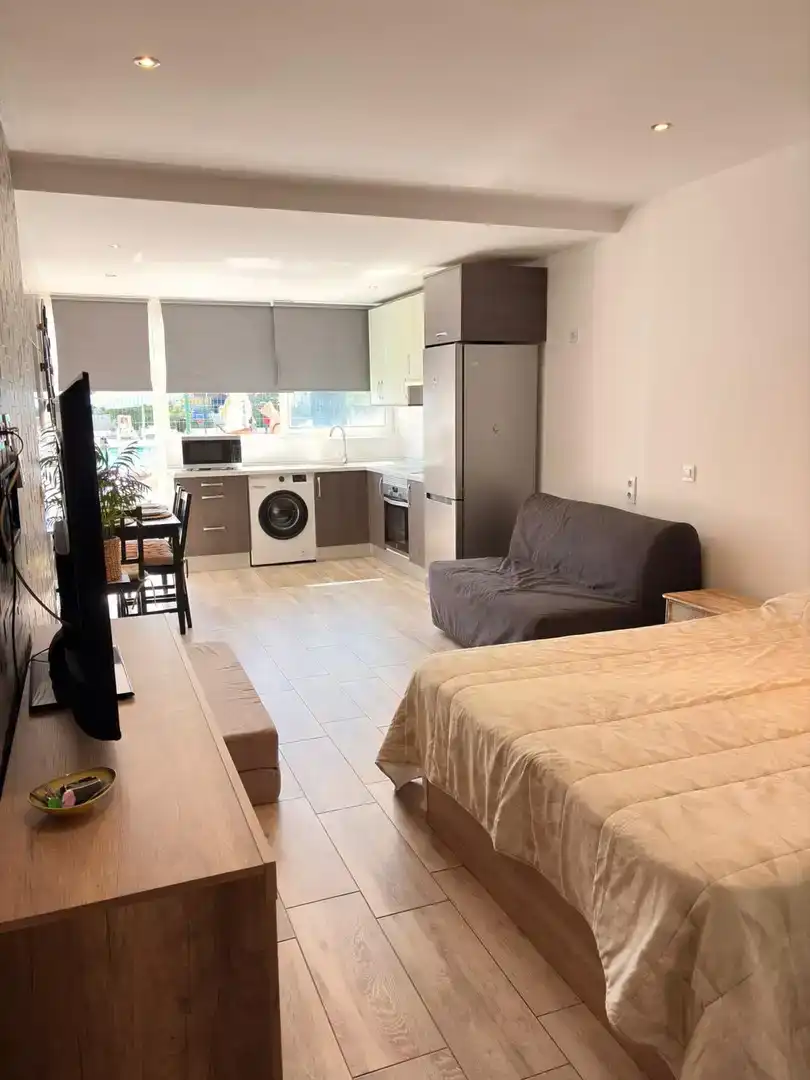 Schlafzimmer von Wohnung zur Miete in Arona mit Klimaanlage, Schwimmbad und Balkon