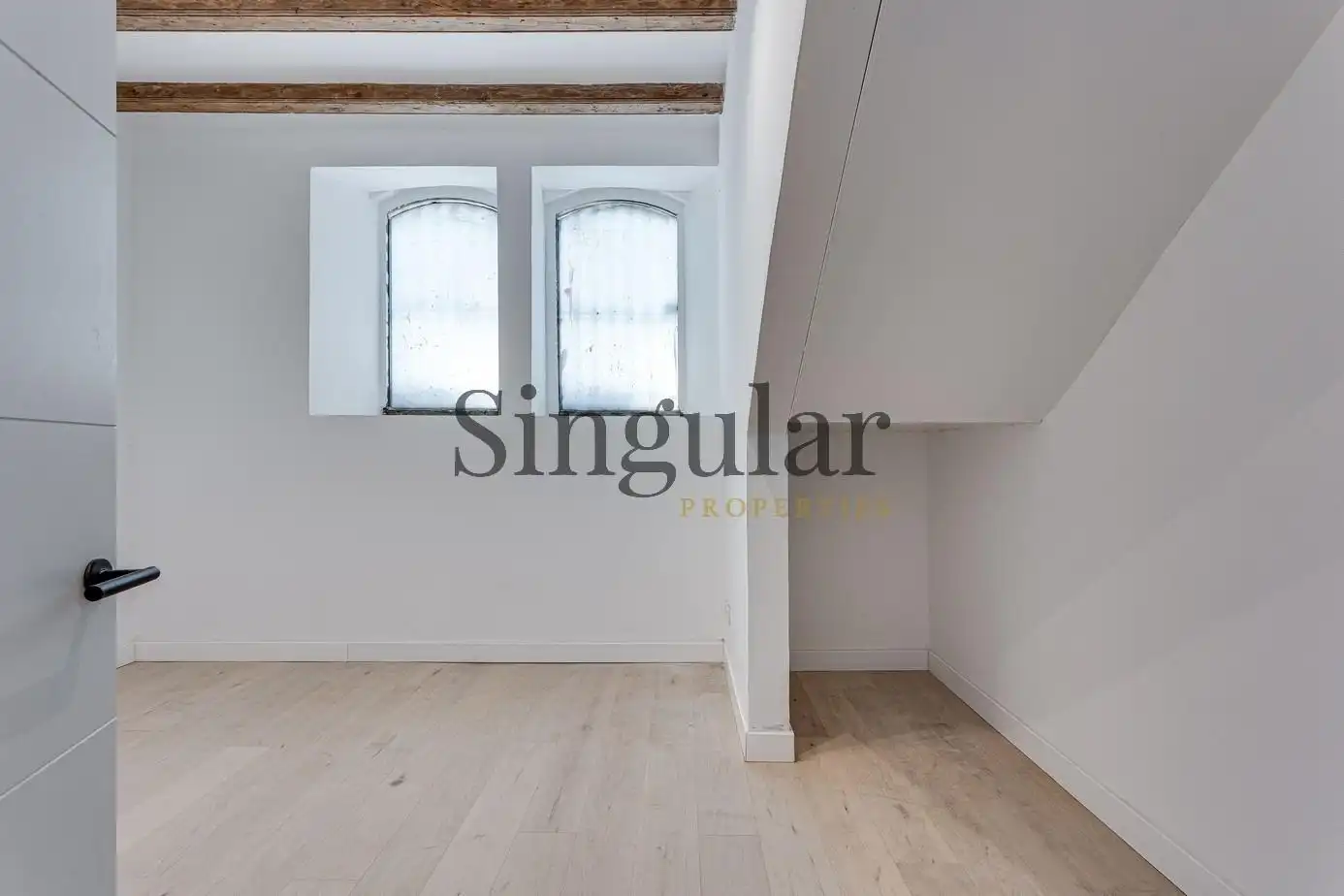 Habitación de Dúplex en venta en Barcelona con Aire acondicionado, Calefacción y Jardín privado