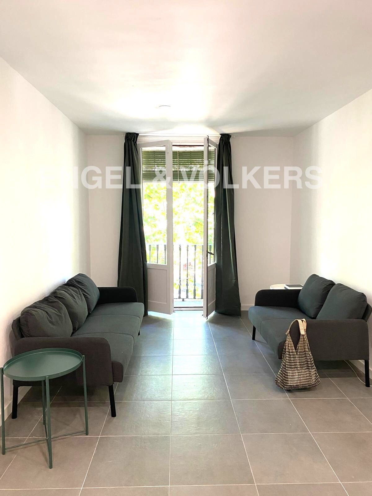 Sala d'estar de Apartament de lloguer en  Barcelona Capital amb Calefacció, Parquet i Moblat