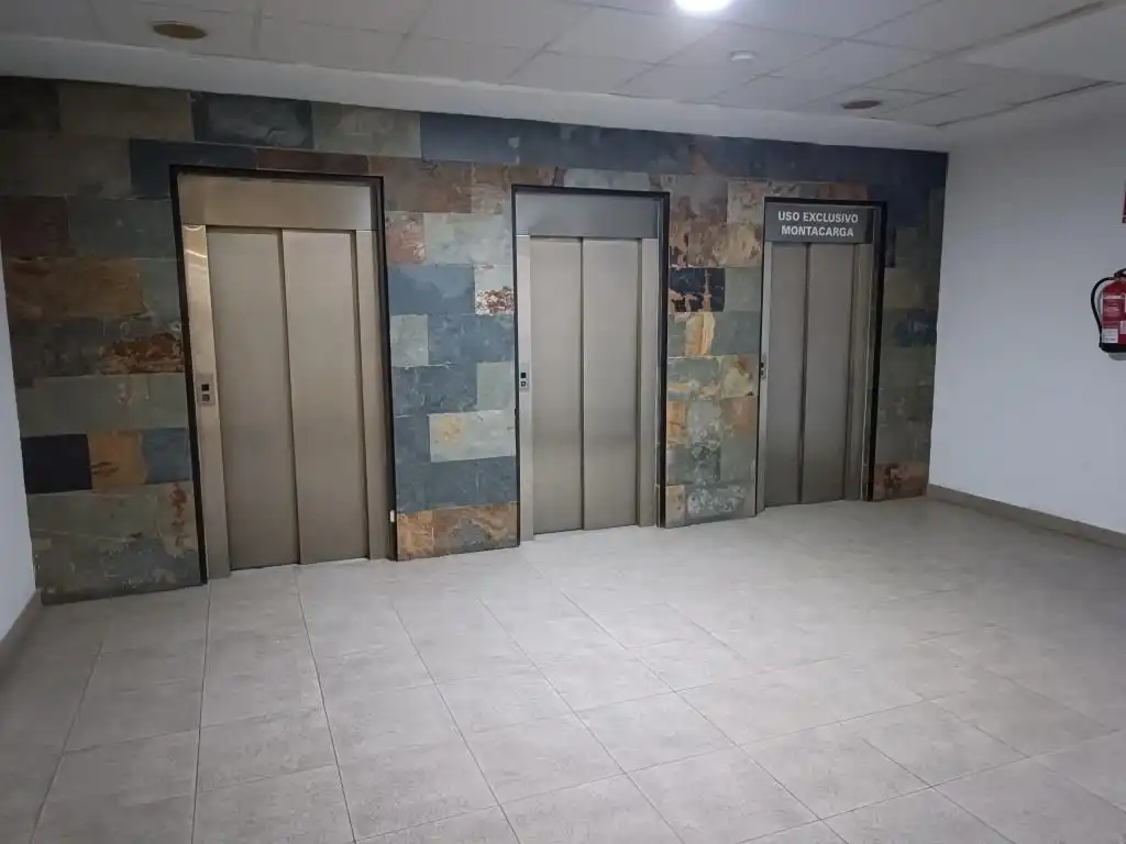 Oficina de alquiler en REPUBLICA ARGENTINA Edif Principado, Avenida Juan Diego