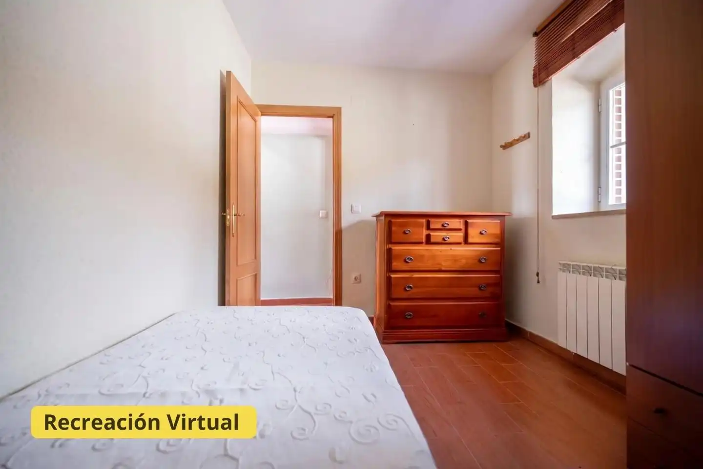 Schlafzimmer von Erdgeschoss zum Verkauf in Ávila mit Heizung, Privatgarten und Terrasse