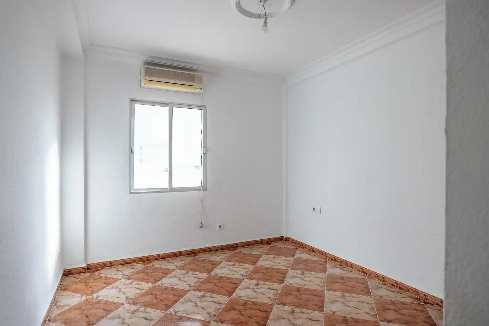 Habitación de Piso en venta en Alcalá de Guadaira con Balcón