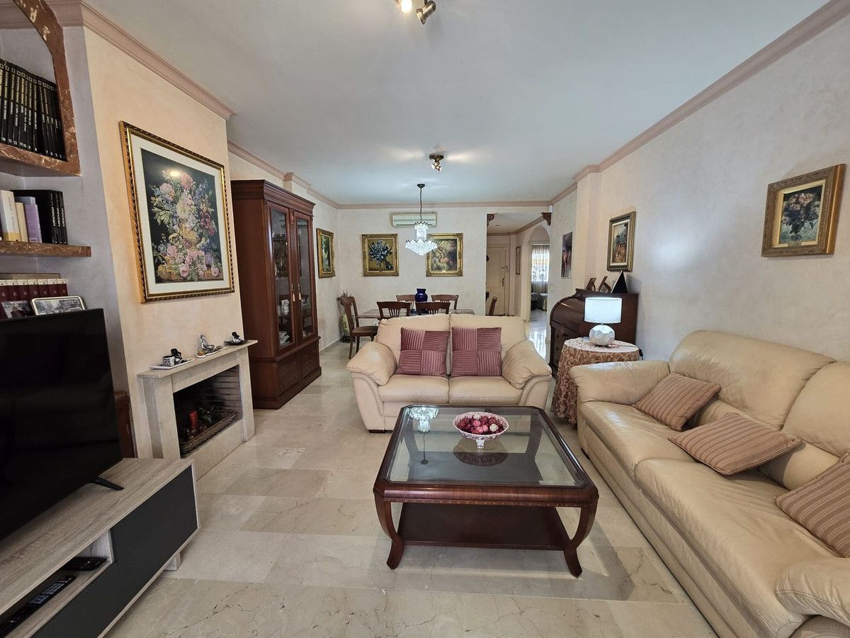 Sala d'estar de Pis en venda en Marbella amb Terrassa i Traster