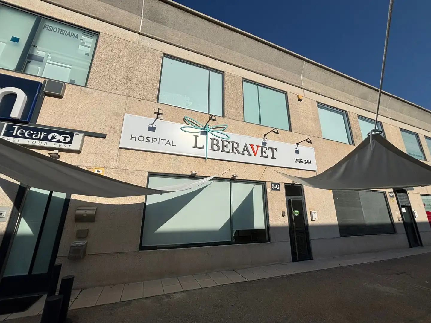 Vista exterior de Local en venta en Las Rozas de Madrid con Aire acondicionado, Calefacción y Amueblado
