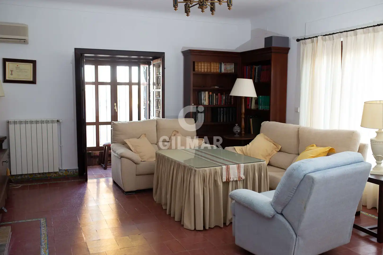 Sala de estar de Casa o chalet en venta en Marchena con Calefacción, Jardín privado y Piscina