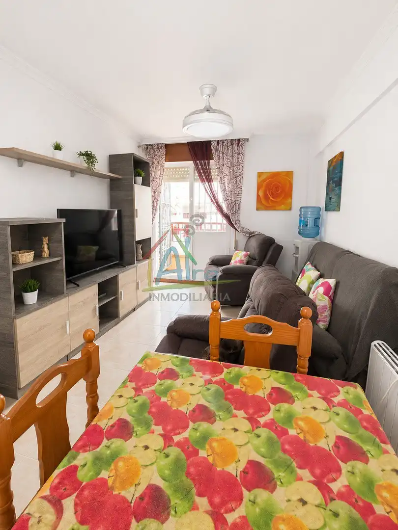 Wohnzimmer von Maisonette zum Verkauf in Isla Cristina mit Klimaanlage, Terrasse und Möbliert