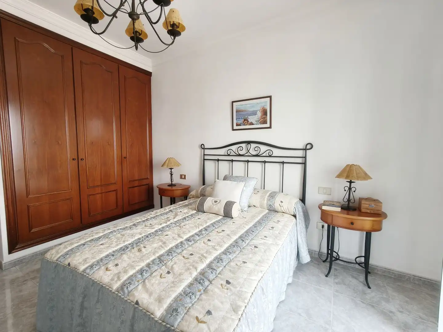 Habitación de Piso en venta en Ingenio con Amueblado