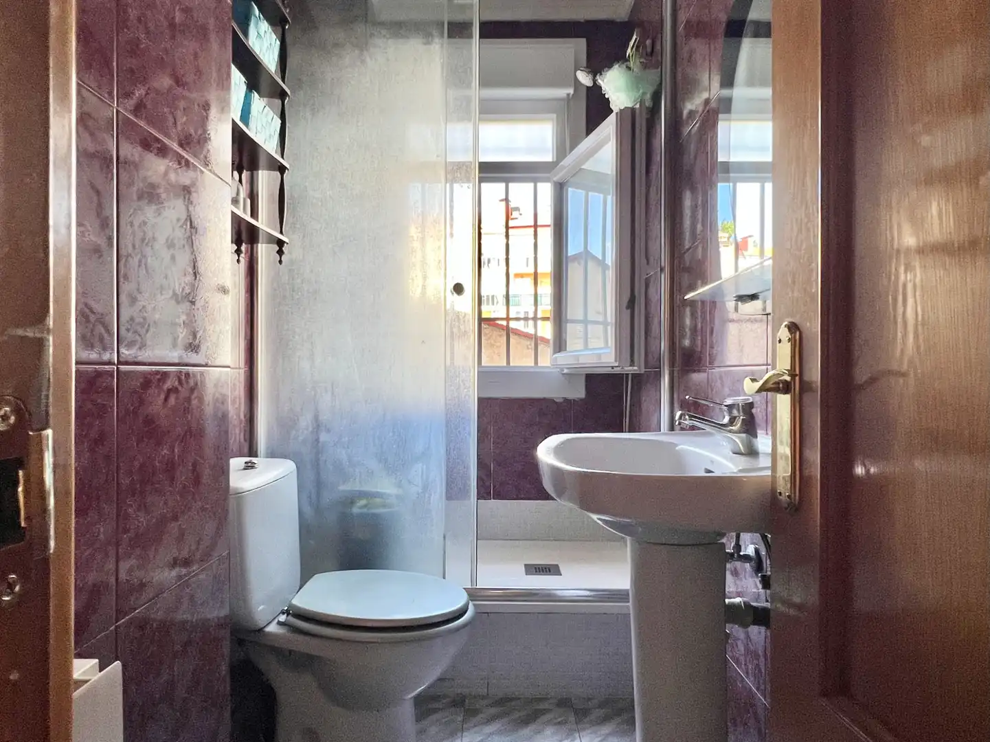 Badezimmer von Wohnung zum Verkauf in Vitoria - Gasteiz mit Heizung, Parkett und Terrasse
