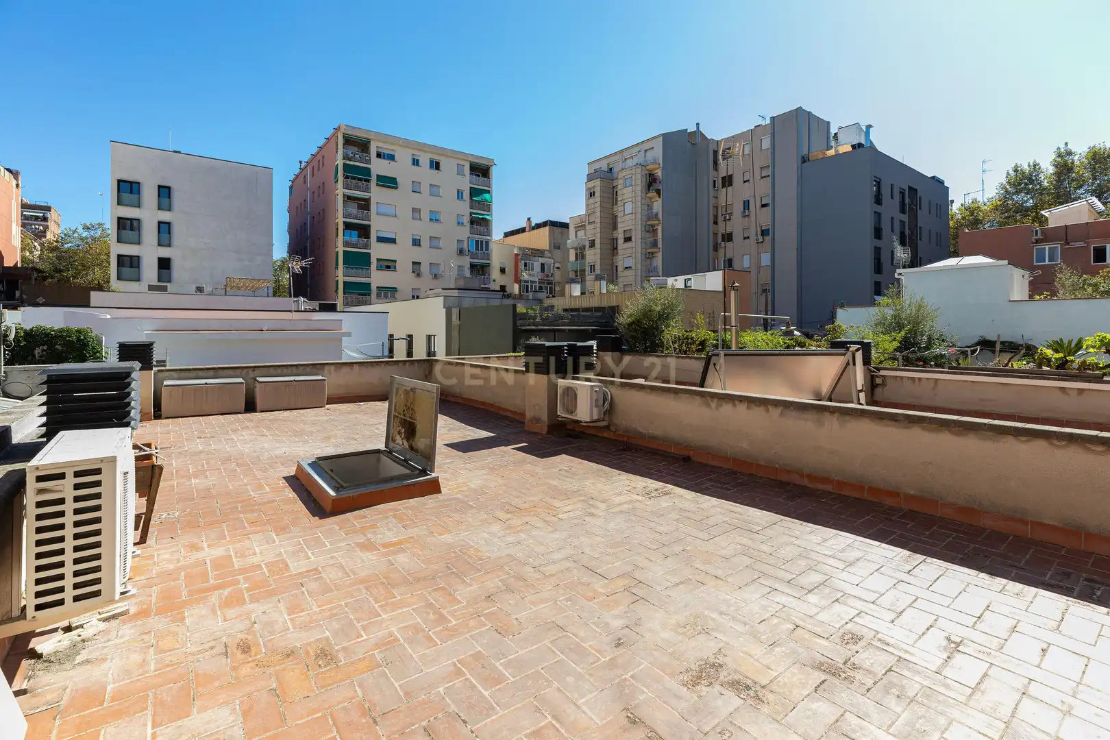 Terrace of Houses for sale in Sant Martí