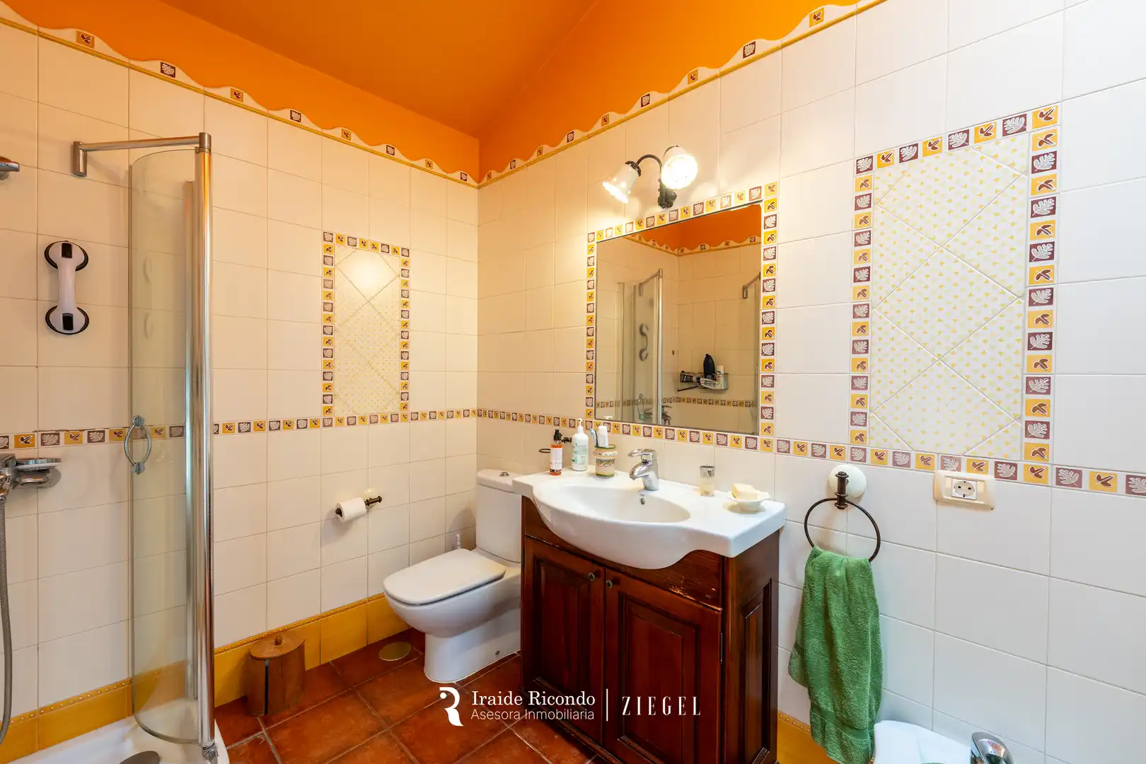 Bathroom of Houses for sale in Santa Brígida  with Air Conditioner, Private garden and Terrace