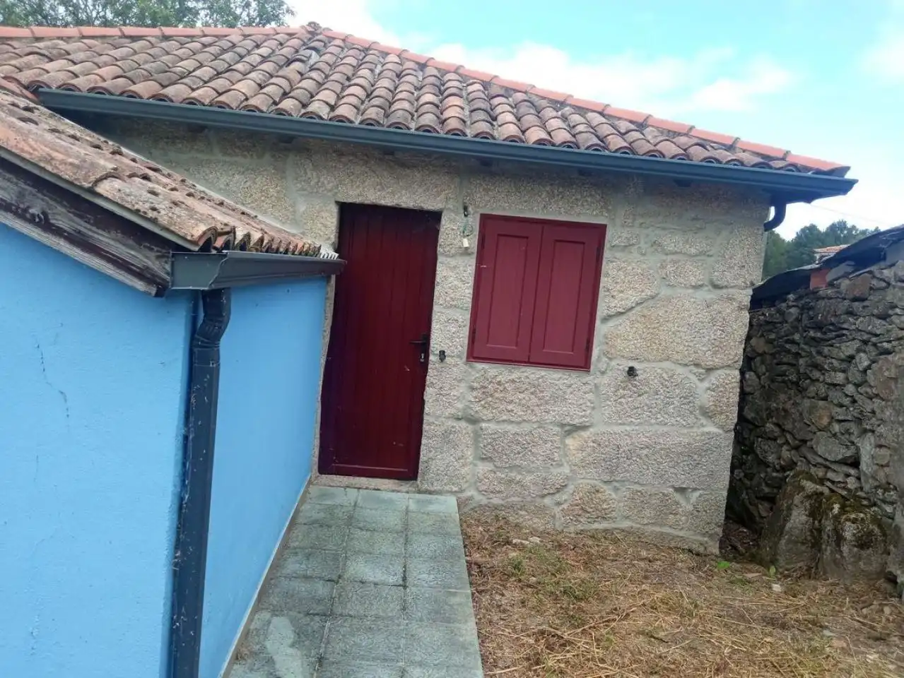 Vista exterior de Casa o xalet en venda en A Merca   amb Calefacció, Terrassa i Traster