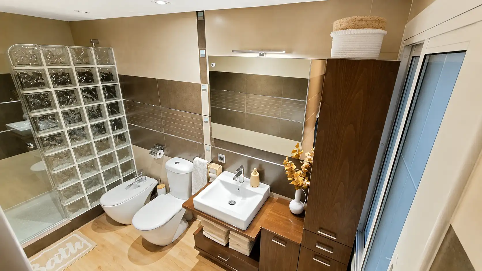 Badezimmer von Dachboden zum Verkauf in Barcelona