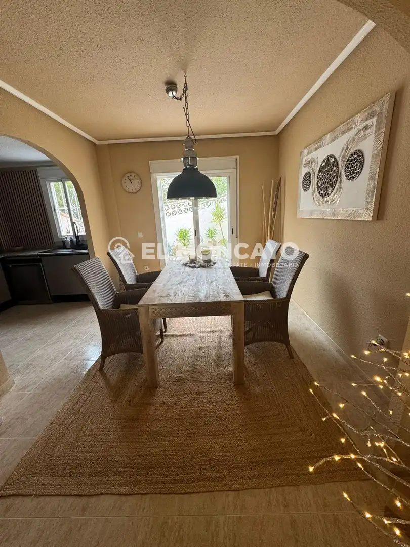 Comedor de Casa adosada en venta en Rojales con Aire acondicionado, Calefacción y Jardín privado