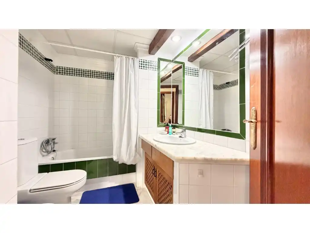 Bathroom of Apartments for sale in Torrevieja  with Air Conditioner, Swimming Pool and Furnished