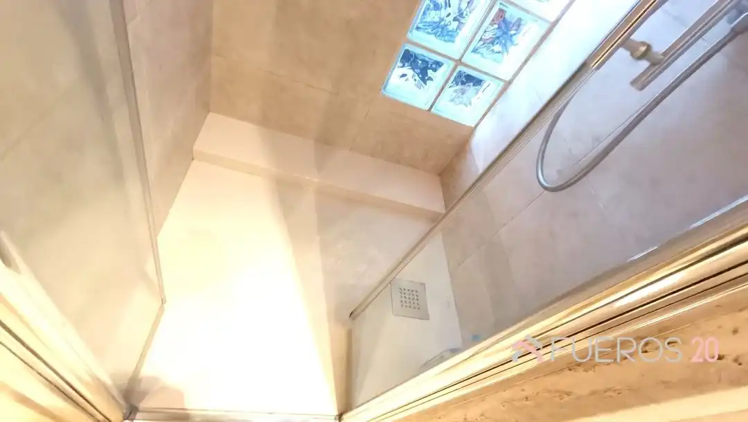 Baño de Piso en venta en Barakaldo  con Calefacción, Terraza y Balcón