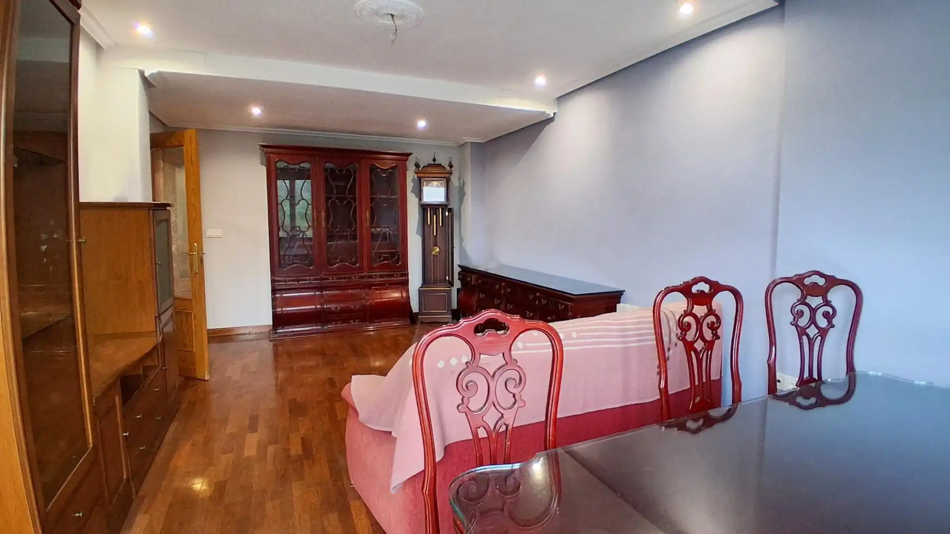 Schlafzimmer von Einfamilien-Reihenhaus zum Verkauf in Cabrerizos mit Heizung, Abstellraum und Schwimmbad