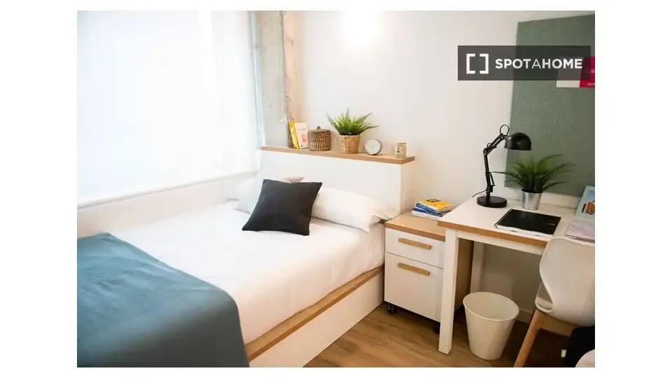 Habitación de Casa o chalet para compartir en Barcelona con Aire acondicionado, Terraza y Amueblado