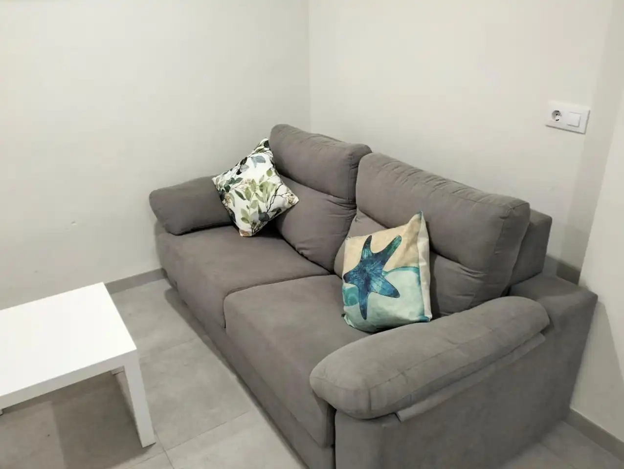 Living room of Flat for rent in Almuñécar  with Air Conditioner, Terrace and Furnished