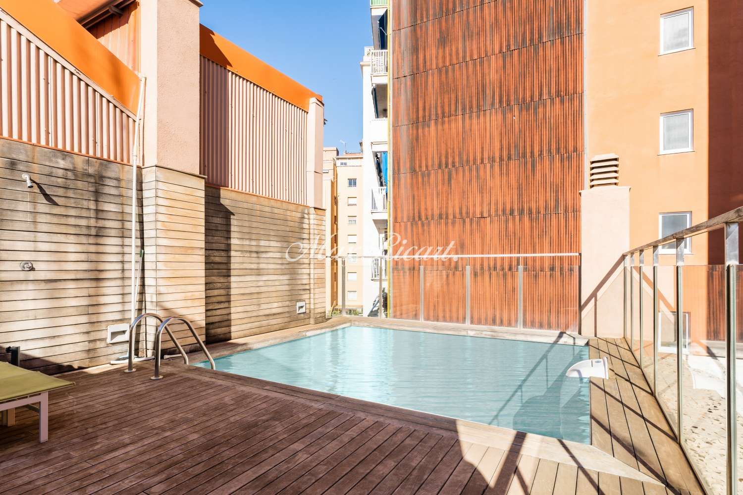 Swimming pool of House or chalet for sale in  Barcelona Capital  with Air Conditioner, Heating and Terrace