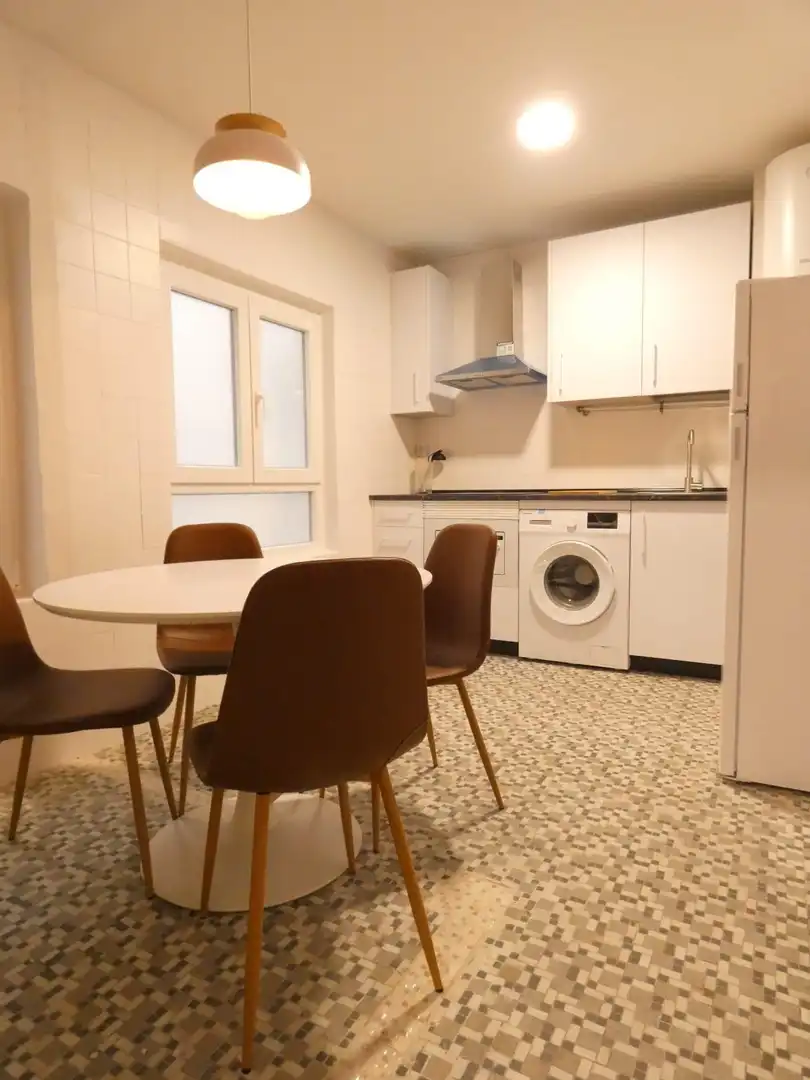 Zimmer in Calle de Eduardo Marquina, 14, Centro