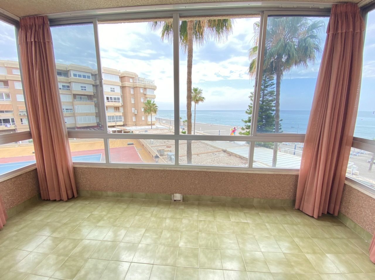 Dormitori de Pis en venda en Torrox amb Piscina comunitària
