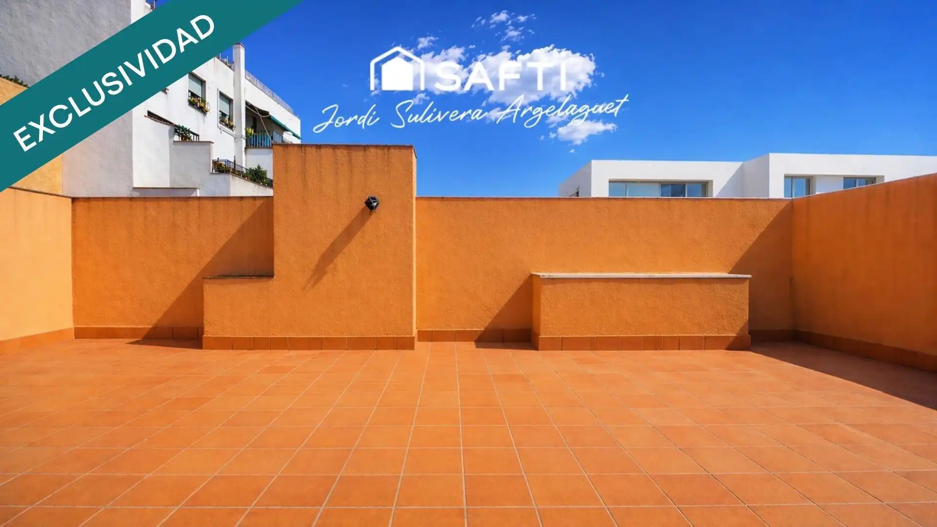 Exterior view of Flat for sale in Girona  with Air Conditioner, Heating and Terrace