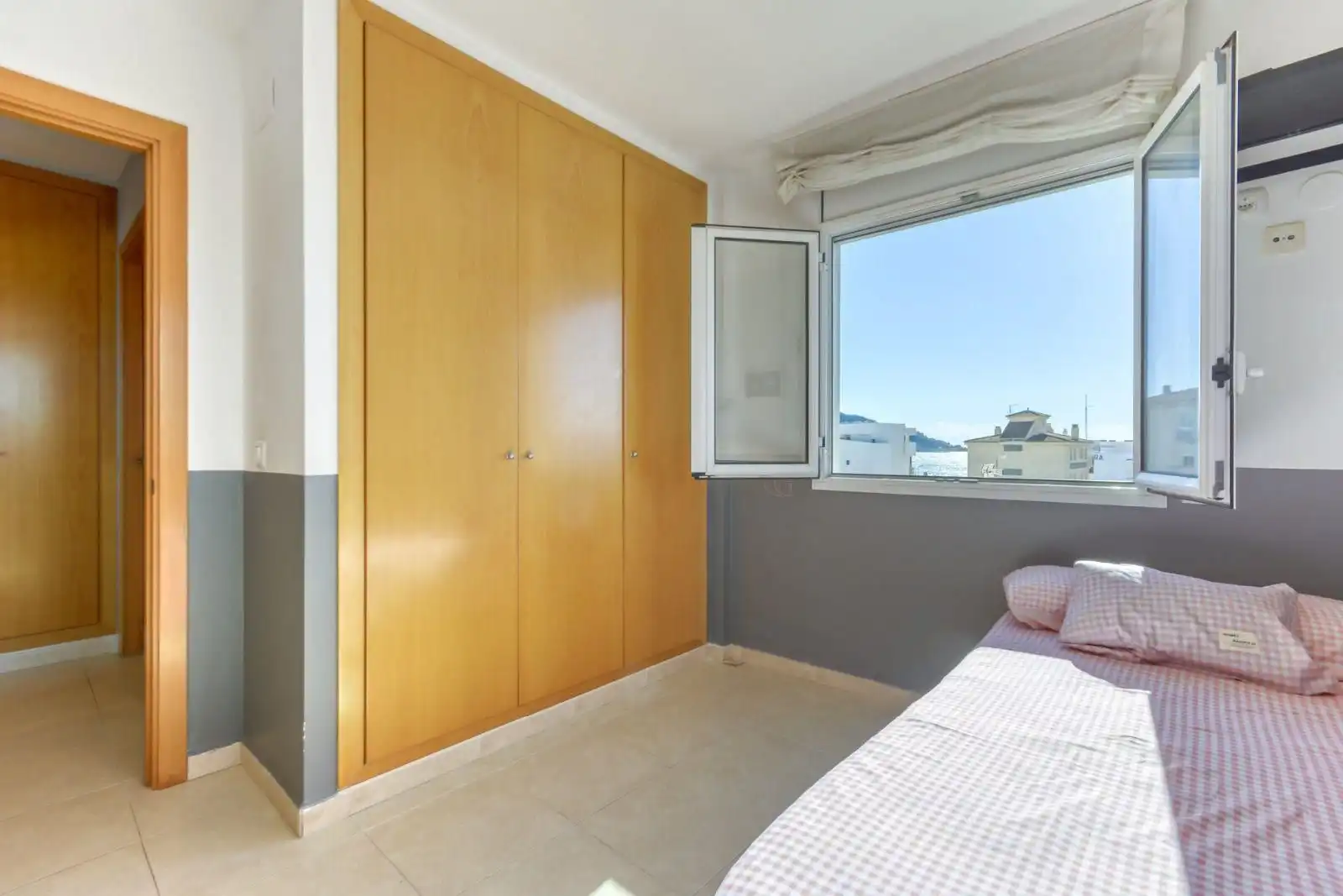 Bedroom of Apartments for sale in Roses  with Air Conditioner, Terrace and Furnished