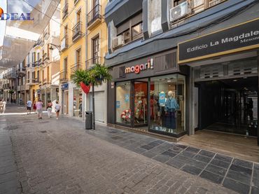 Local comercial en venda a Calle Mesones 23