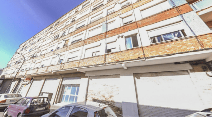 Vista exterior de Pis en venda en Reus