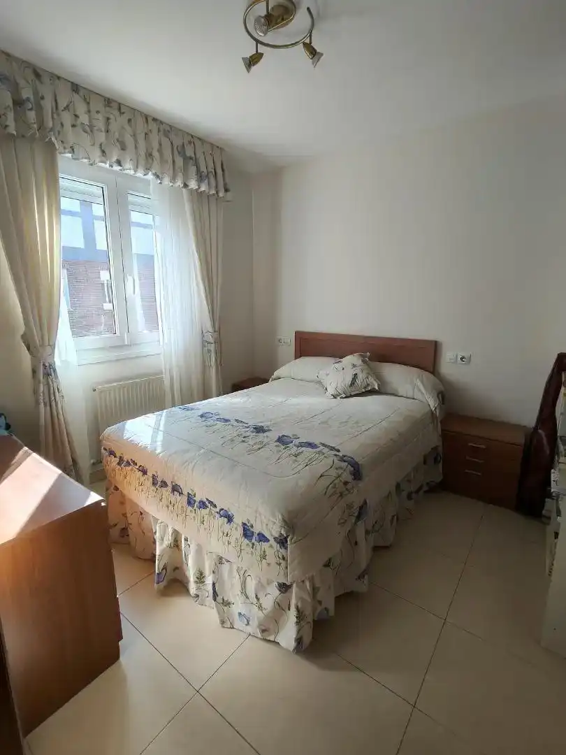 Habitación de Casa o chalet en venta en Castro-Urdiales con Balcón