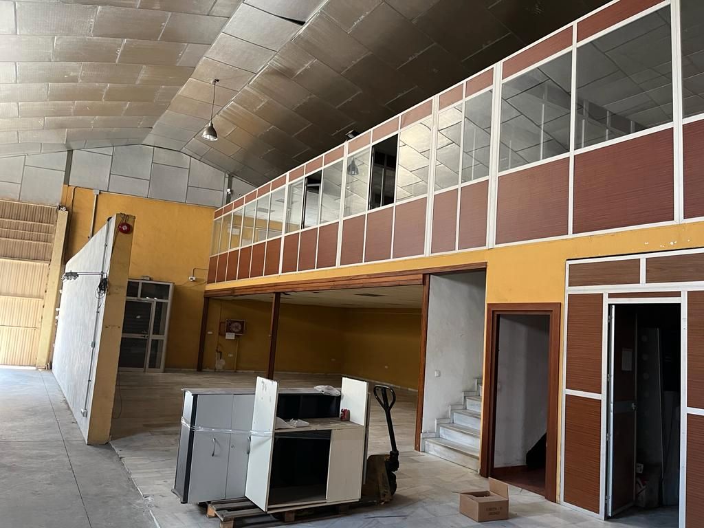 Nave industrial en venta en  Córdoba Capital con Alarma