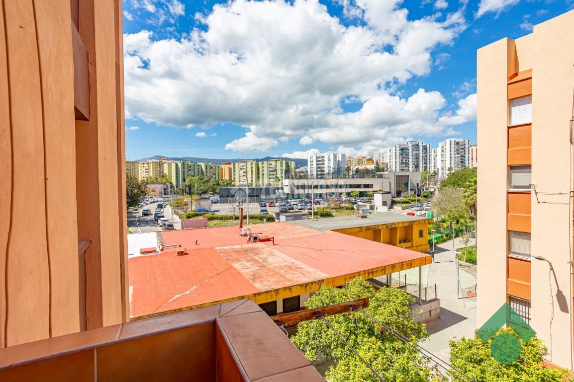 Exterior view of Flat for sale in Algeciras  with Balcony