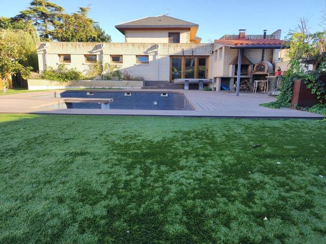 Casa-chalet en Alquiler en De Veremundo Méndez Coarasa en Casablanca