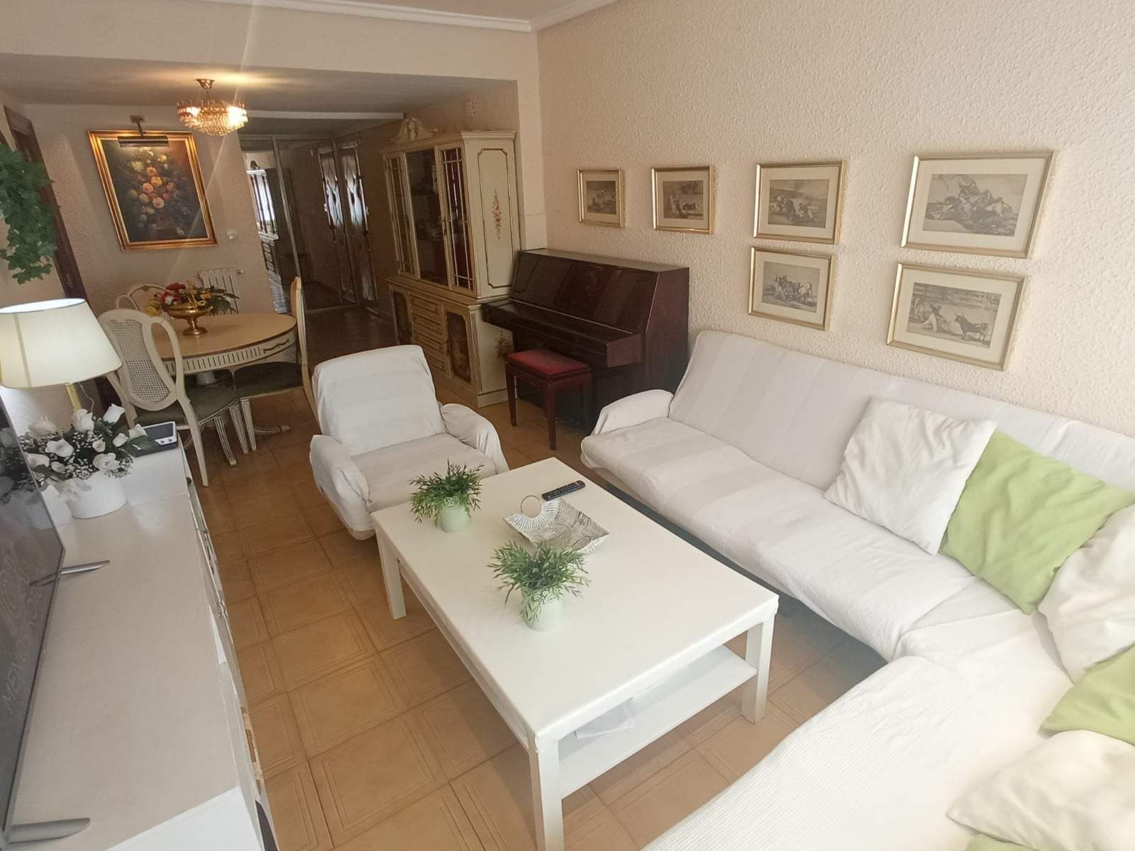 Sala de estar de Piso de alquiler en  Zaragoza Capital con Calefacción